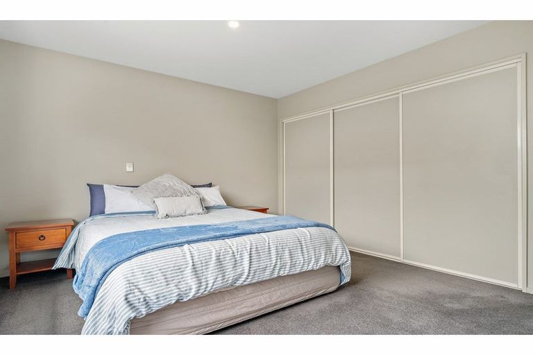 Photo of property in 402a Yaldhurst Road, Russley, Christchurch, 8042