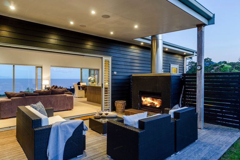 Photo of property in 22 Wonderview Road, Leigh, 0985