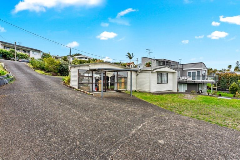 Photo of property in 10 Ardern Avenue, Stanmore Bay, Whangaparaoa, 0932