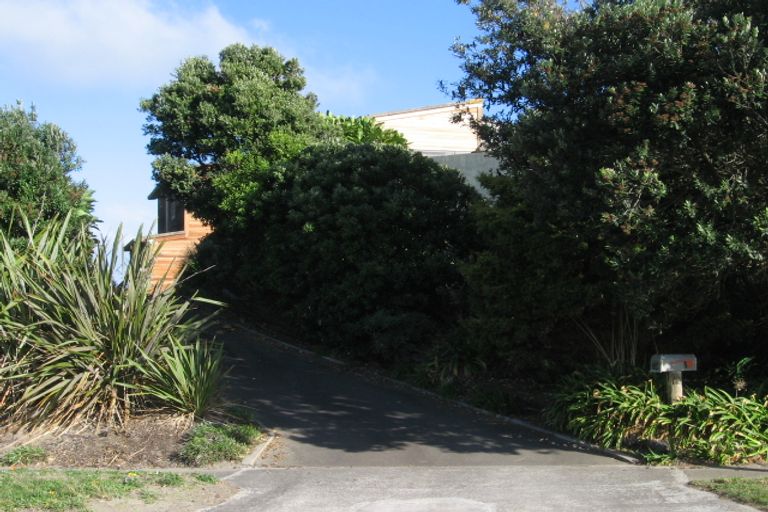 Photo of property in 12 Waiheke Street, Waikanae Beach, Waikanae, 5036
