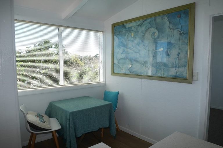 Photo of property in 25 Hemara Street, Waikanae Beach, Waikanae, 5036