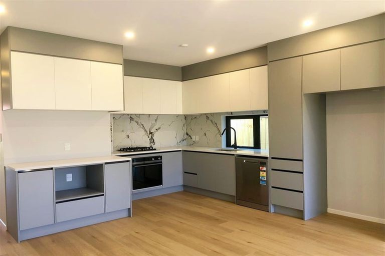 Photo of property in 20 Waimarie Drive, Karaka, 2578