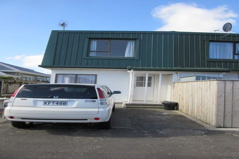 Photo of property in 2/103 Rongotai Road, Kilbirnie, Wellington, 6022