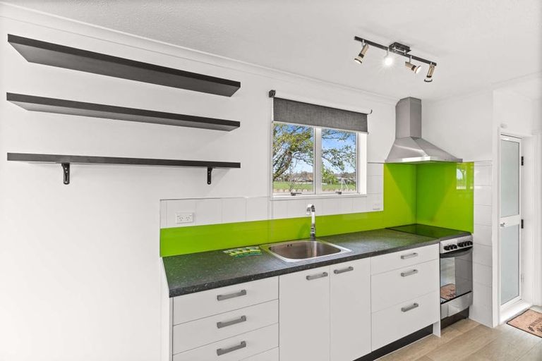 Photo of property in 2/79 Luanda Drive, Ranui, Auckland, 0612