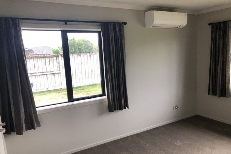 Photo of property in 7 Whitney Place, Rototuna North, Hamilton, 3210