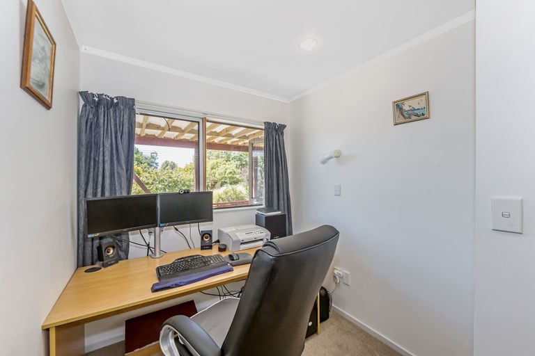 Photo of property in 1394 Whangaparaoa Road, Army Bay, Whangaparaoa, 0930