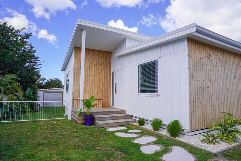 Photo of property in 94d Beach Road, Waihi Beach, 3611