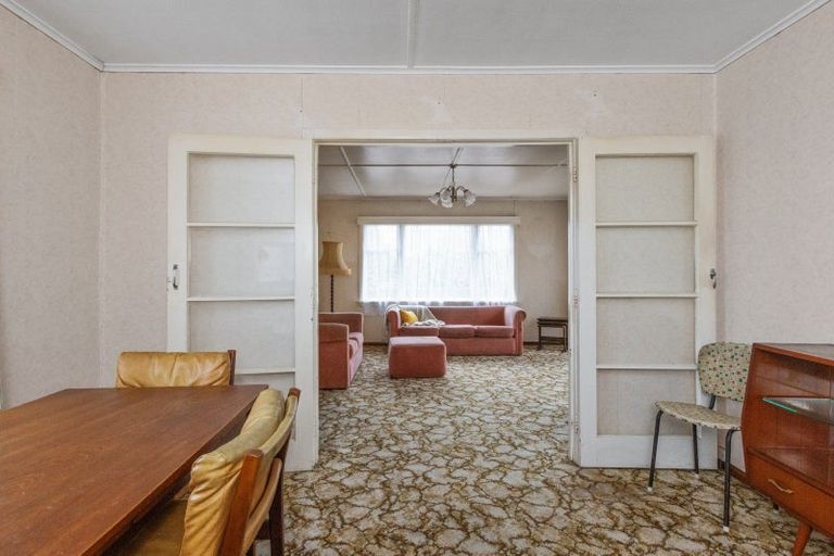 Photo of property in 2/13 Puketapu Road, Taradale, Napier, 4112