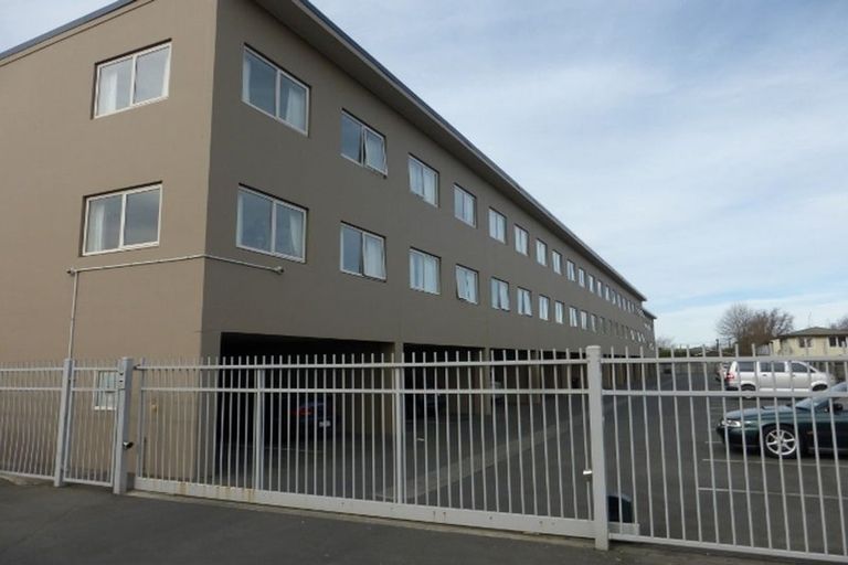 Photo of property in 27/30 Mathesons Road, Phillipstown, Christchurch, 8011