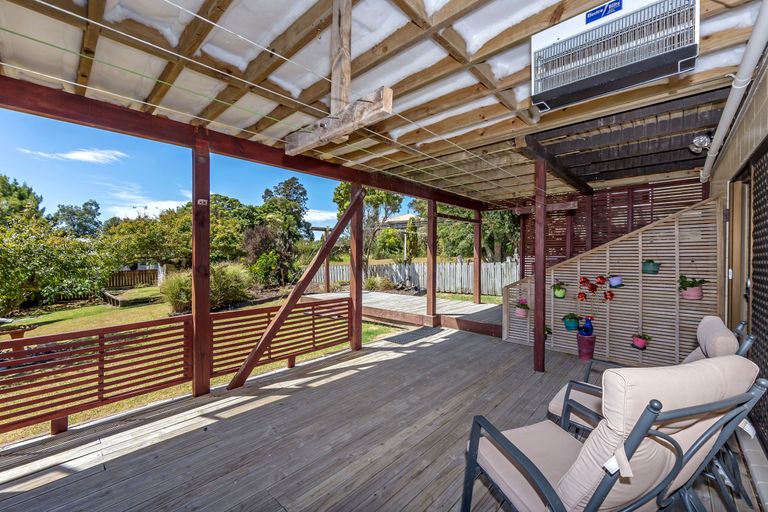 Photo of property in 1394 Whangaparaoa Road, Army Bay, Whangaparaoa, 0930