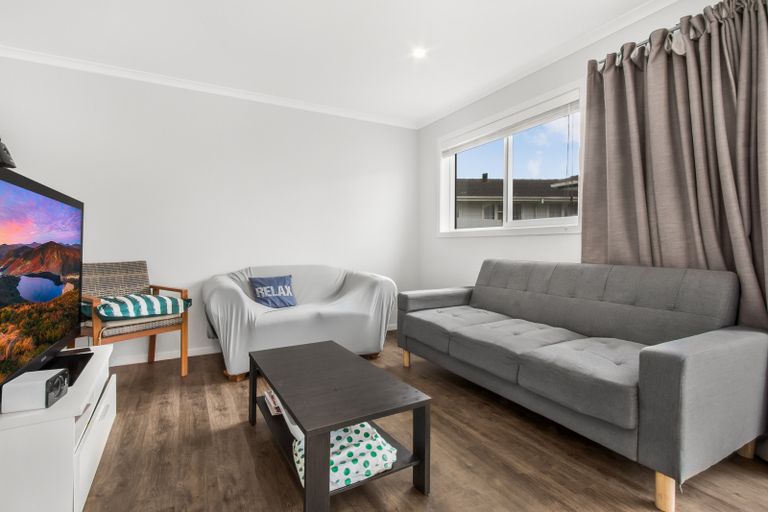 Photo of property in 11 Windrush Close, Mangere, Auckland, 2022