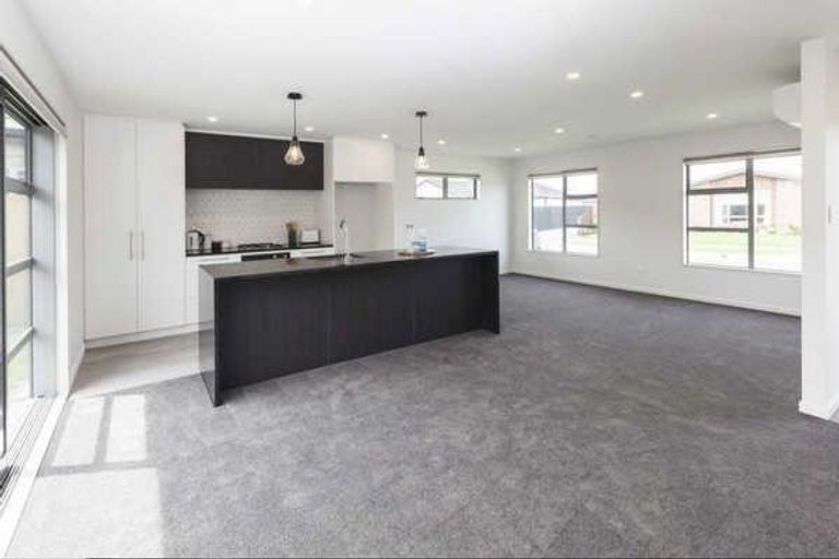 Photo of property in 10 Ciaran Close, Broomfield, Christchurch, 8042