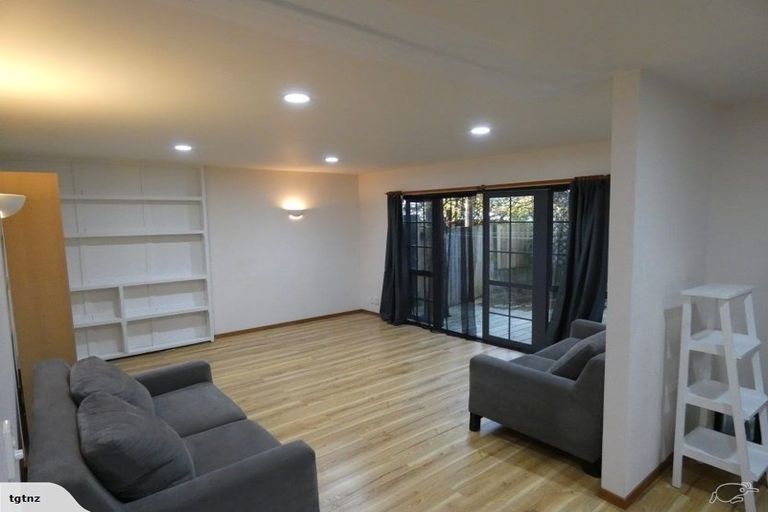 Photo of property in 39 Blease Street, New Lynn, Auckland, 0600