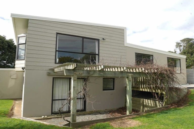 Photo of property in 51 William Street, Waikanae Beach, Waikanae, 5036