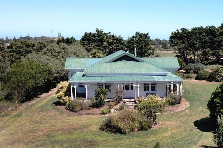 Photo of property in 797 Baylys Coast Road, Baylys Beach, Dargaville, 0377