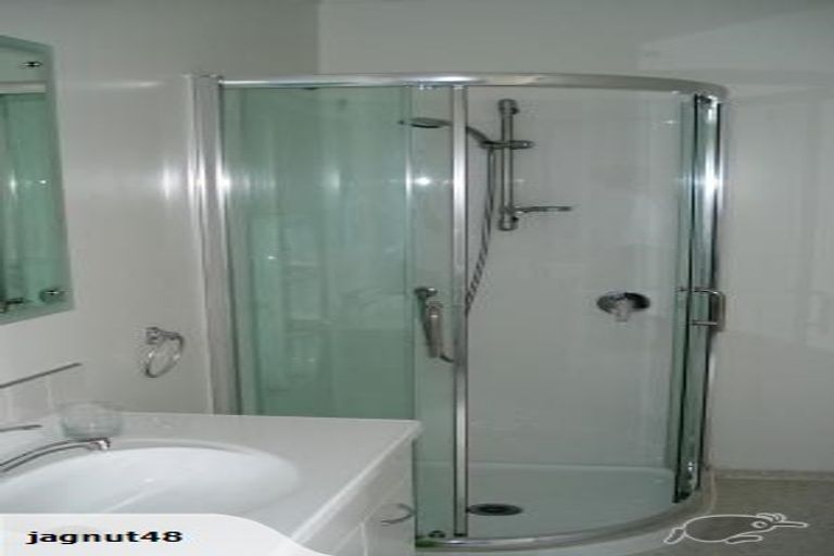 Photo of property in 3 Nadine Place, Mangere Bridge, Auckland, 2022