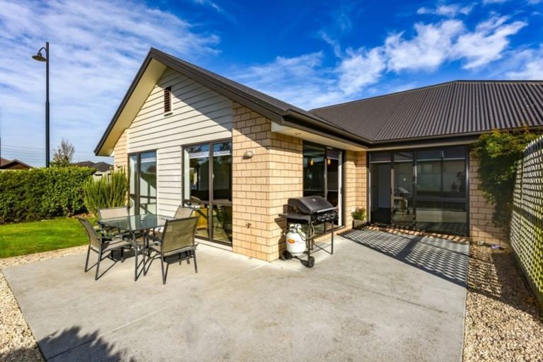 Photo of property in 27 Jarnac Boulevard, Yaldhurst, Christchurch, 8042