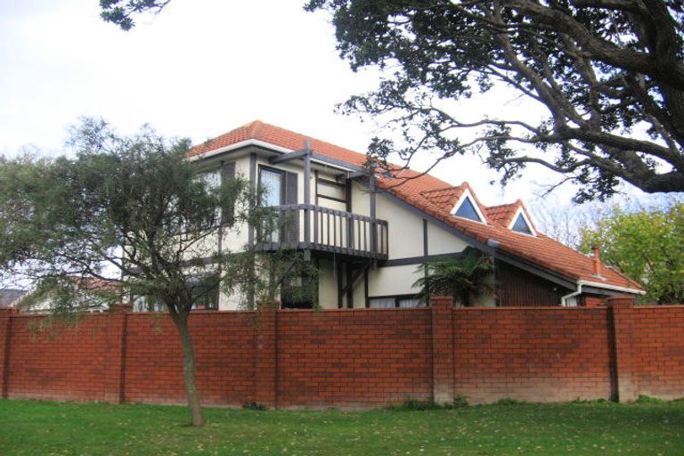 Photo of property in 16 Massey Avenue, Woburn, Lower Hutt, 5010