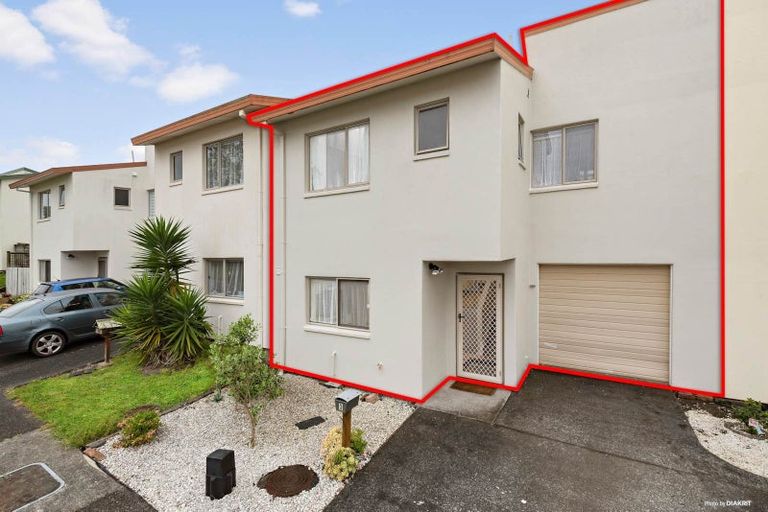 Photo of property in 3 Vitex Lane, Henderson, Auckland, 0612