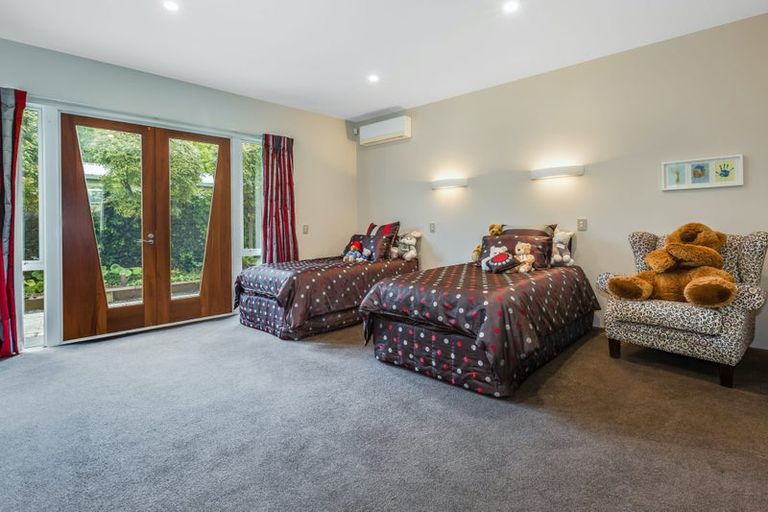 Photo of property in 10 Sunny Glen, Waikanae, 5036