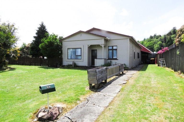 Photo of property in 28 Munson Street, Reefton, 7830