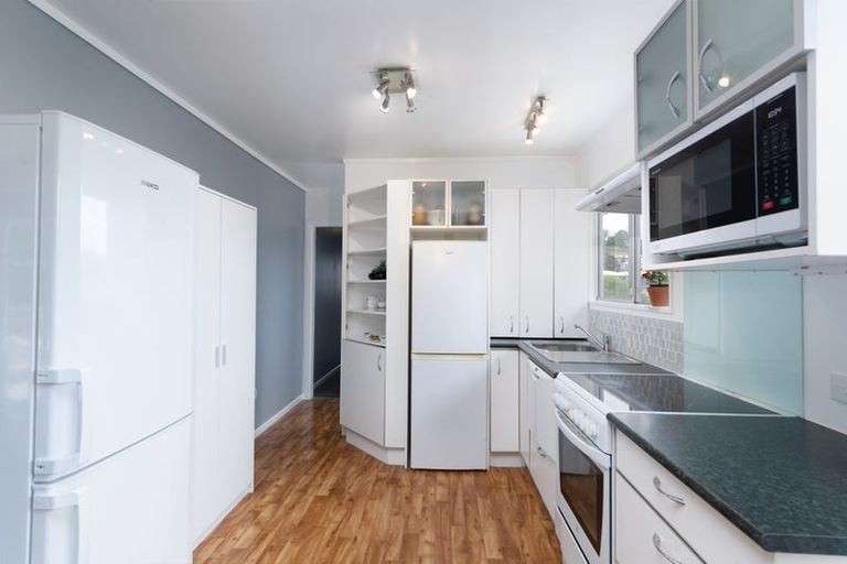 Photo of property in 25 Gloaming Hill, Titahi Bay, Porirua, 5022