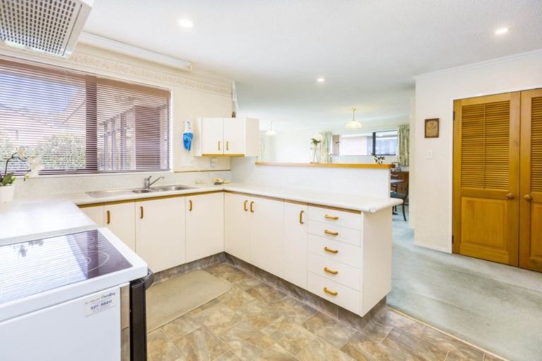 Photo of property in 2/8 Hay Street, Ebdentown, Upper Hutt, 5018