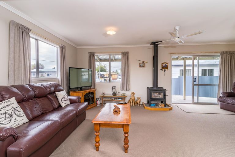 Photo of property in 17 Macaulay Place, Twizel, 7901
