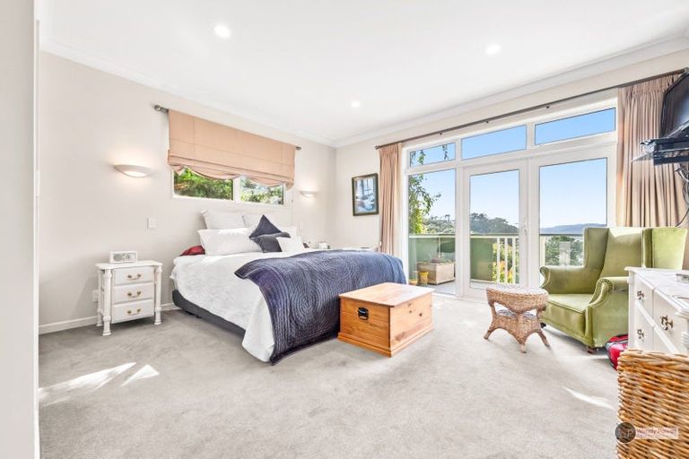 Photo of property in 11c Saint Johns Way, Normandale, Lower Hutt, 5010