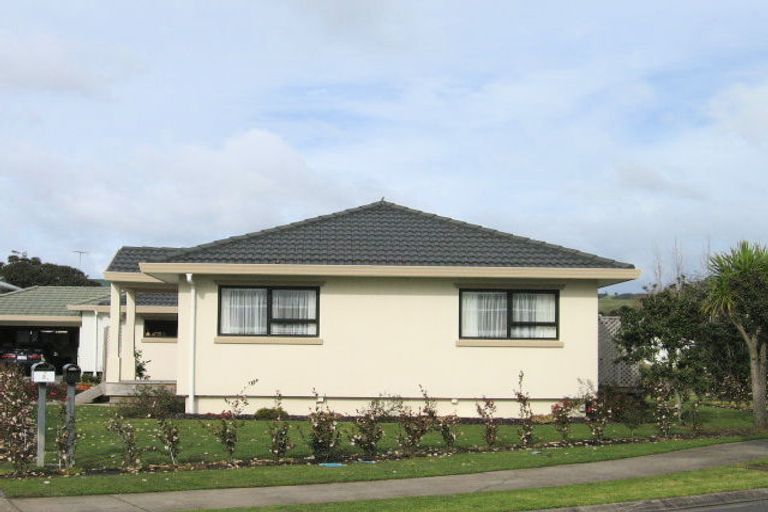 Photo of property in 1/3 Cabeleigh Drive, Helensville, 0800