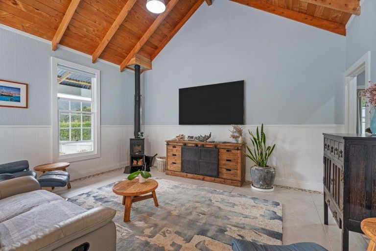 Photo of property in 17 Cemetery Road, Kuaotunu, Whitianga, 3592