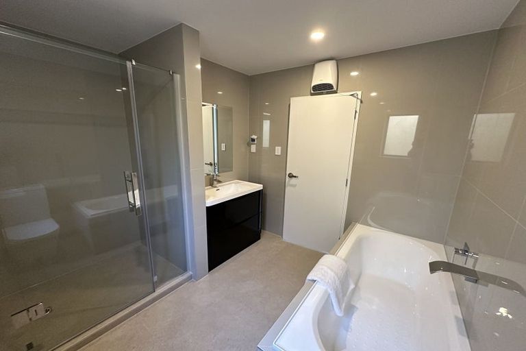 Photo of property in 28 Baumea Rise, Massey, Auckland, 0614