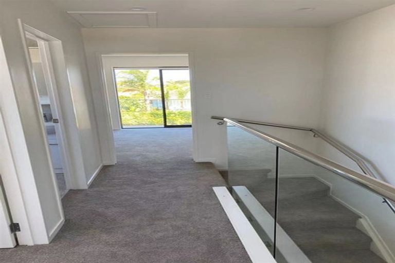 Photo of property in 9/1 Sylvan Crescent, Te Atatu South, Auckland, 0610