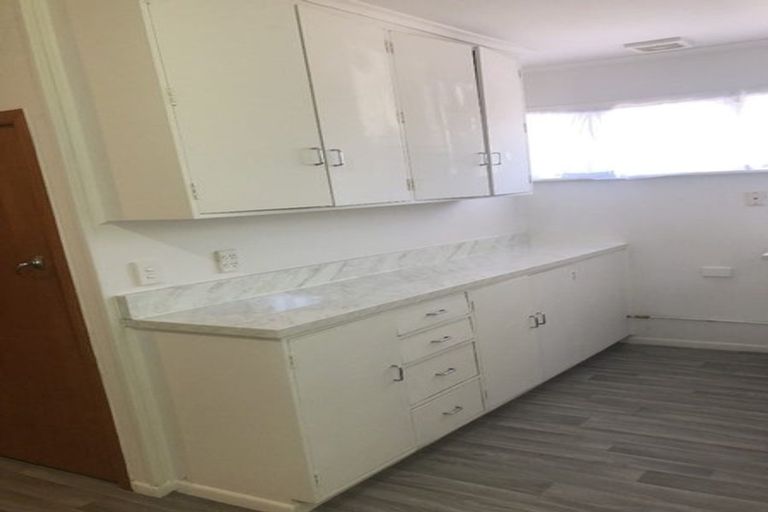 Photo of property in 1/68 Titirangi Road, New Lynn, Auckland, 0600