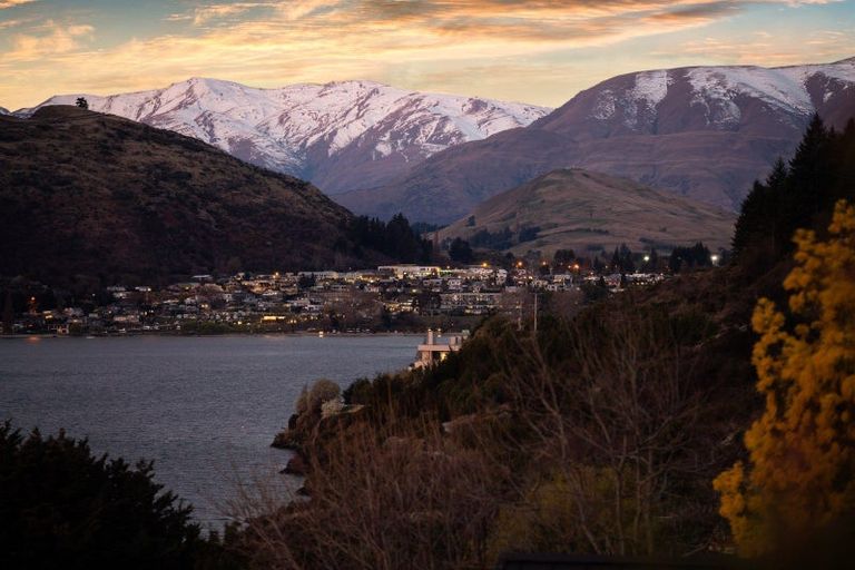 Photo of property in 379 Peninsula Road, Kelvin Heights, Queenstown, 9300