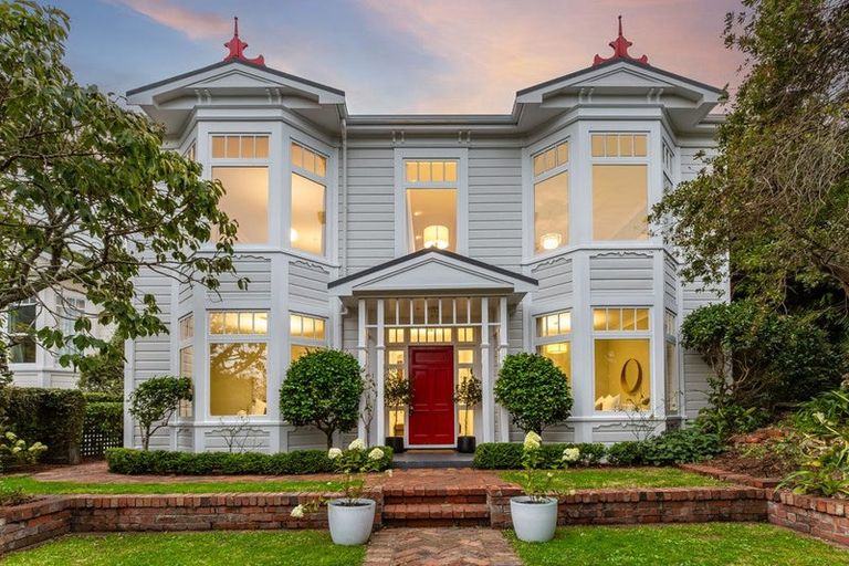 Photo of property in 22 Plunket Street, Kelburn, Wellington, 6012