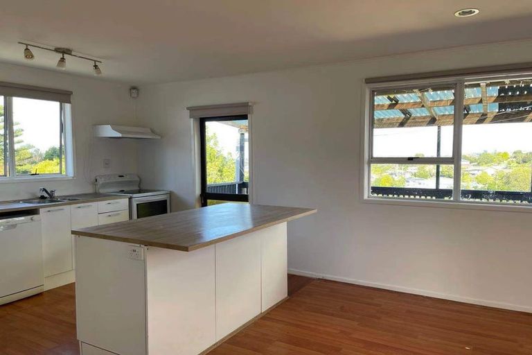 Photo of property in 10 Laurina Road, Sunnynook, Auckland, 0620