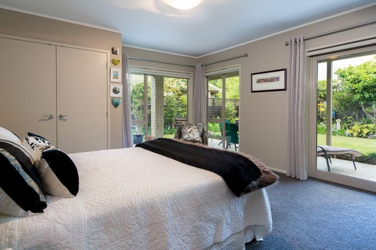 Photo of property in 27 Ocean View Road, Milford, Auckland, 0620