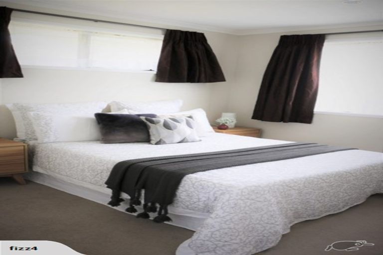 Photo of property in 2 Hay Street, Ebdentown, Upper Hutt, 5018