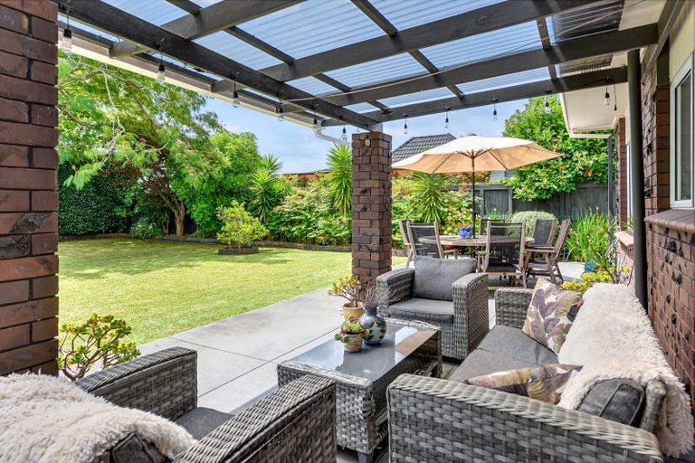 Photo of property in 43 Chedworth Avenue, Chedworth, Hamilton, 3210