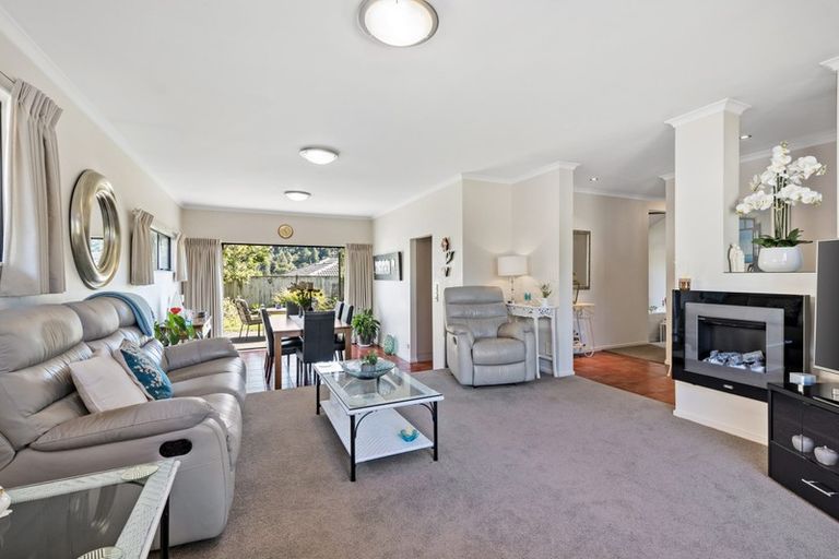 Photo of property in 4 Jade Court, Rosedale, Auckland, 0632