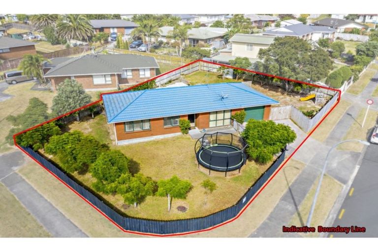 Photo of property in 2 Belinda Avenue, Flat Bush, Auckland, 2023
