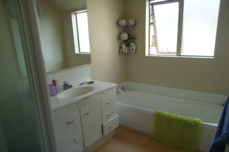 Photo of property in 80c Brockworth Place, Riccarton, Christchurch, 8011