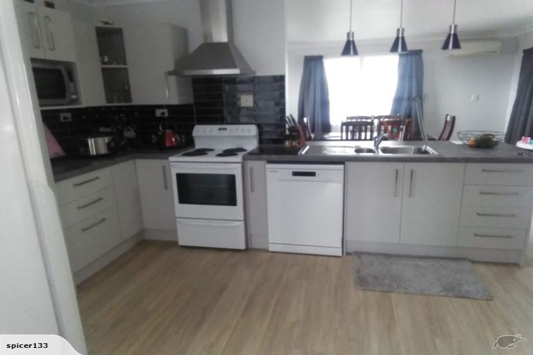 Photo of property in 26 Warwick Place, Brookfield, Tauranga, 3110