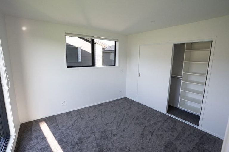 Photo of property in 2/182 Cambridge Terrace, Fairfield, Lower Hutt, 5011