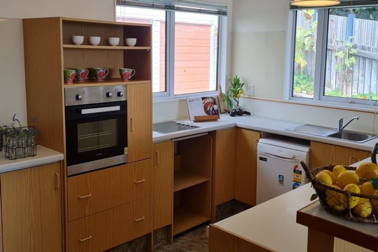 Photo of property in 13 Sunset Parade, Plimmerton, Porirua, 5026