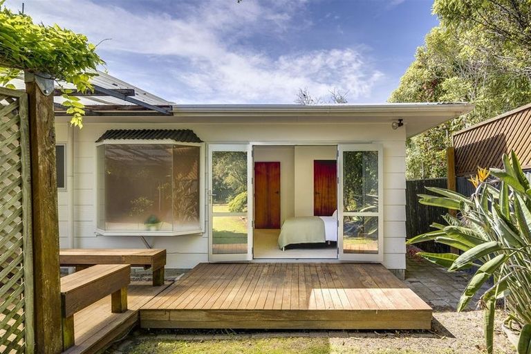 Photo of property in 3 Redwood Place, Te Awanga, 4102