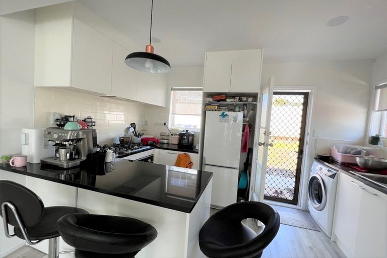 Photo of property in 21d Wells Road, Bucklands Beach, Auckland, 2012