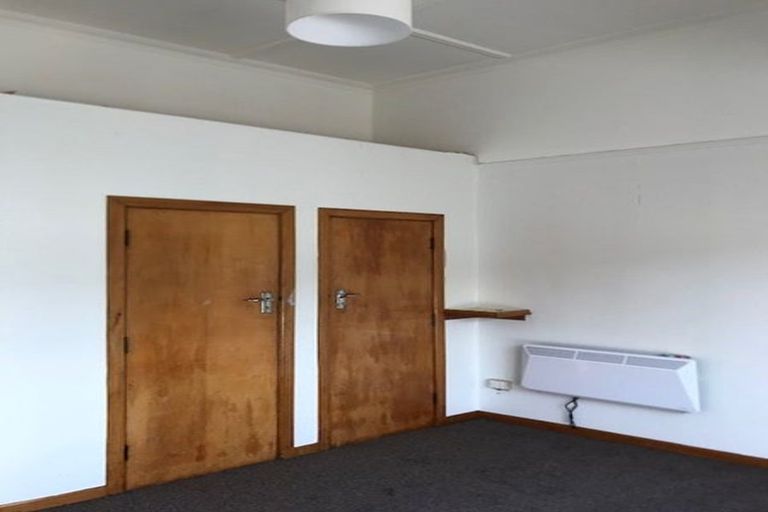 Photo of property in 17 Rua Street, Lyall Bay, Wellington, 6022