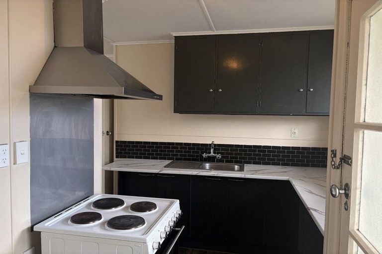 Photo of property in 3/806 Lyell Street, Akina, Hastings, 4122